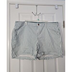 Old Navy Womans Plus‎ Size Shorts white & Green Size 20.